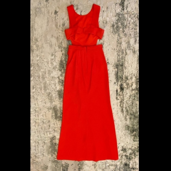 BCBGMAXAZRIA Kiara Sleeveless Peplum Gown - Picture 7 of 8